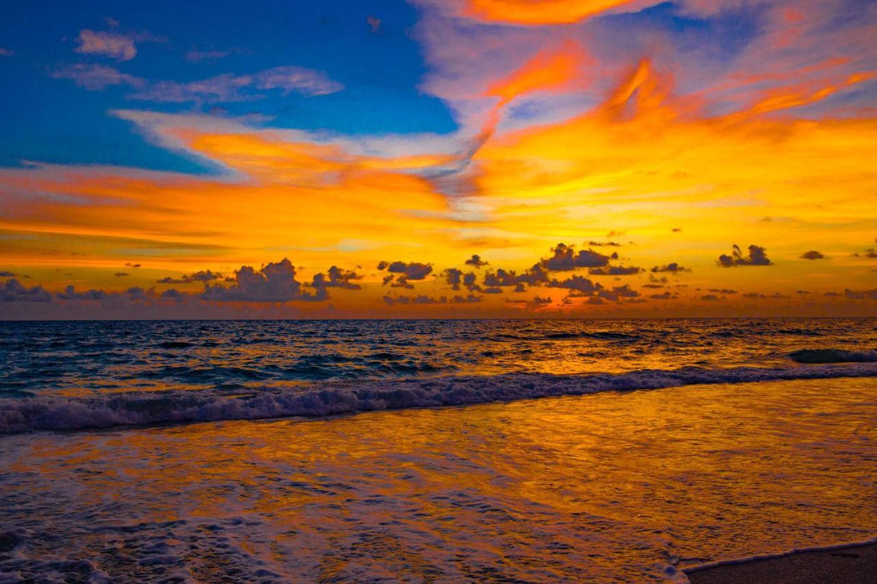 Anna Maria Island Beach Waves Bradenton Beach Esterno foto